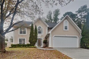 2455 Compton Pl in Suwanee, GA - Building Photo