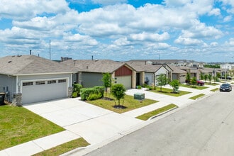 Millbrook Commons in San Marcos, TX - Building Photo - Building Photo