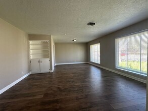 6022 Killarney Dr in Corpus Christi, TX - Building Photo - Building Photo