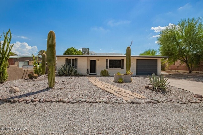 2754 N Cherry Ave in Tucson, AZ - Building Photo - Building Photo