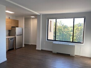 5100 Connecticut Avenue Apartments in Washington, DC - Foto de edificio - Building Photo