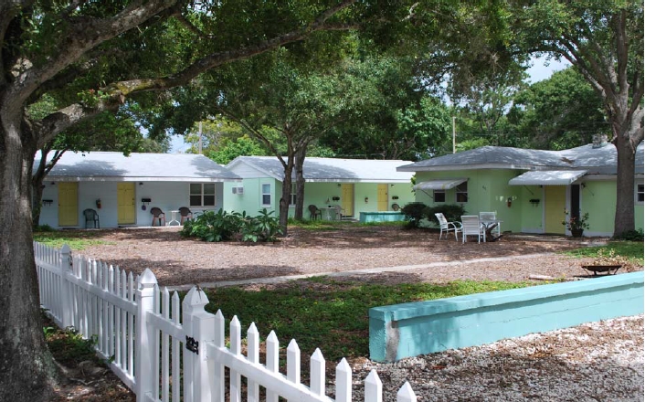 810 1st Ave NW in Largo, FL - Building Photo