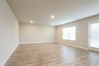 922 Equine Dr in Roebuck, SC - Building Photo - Building Photo