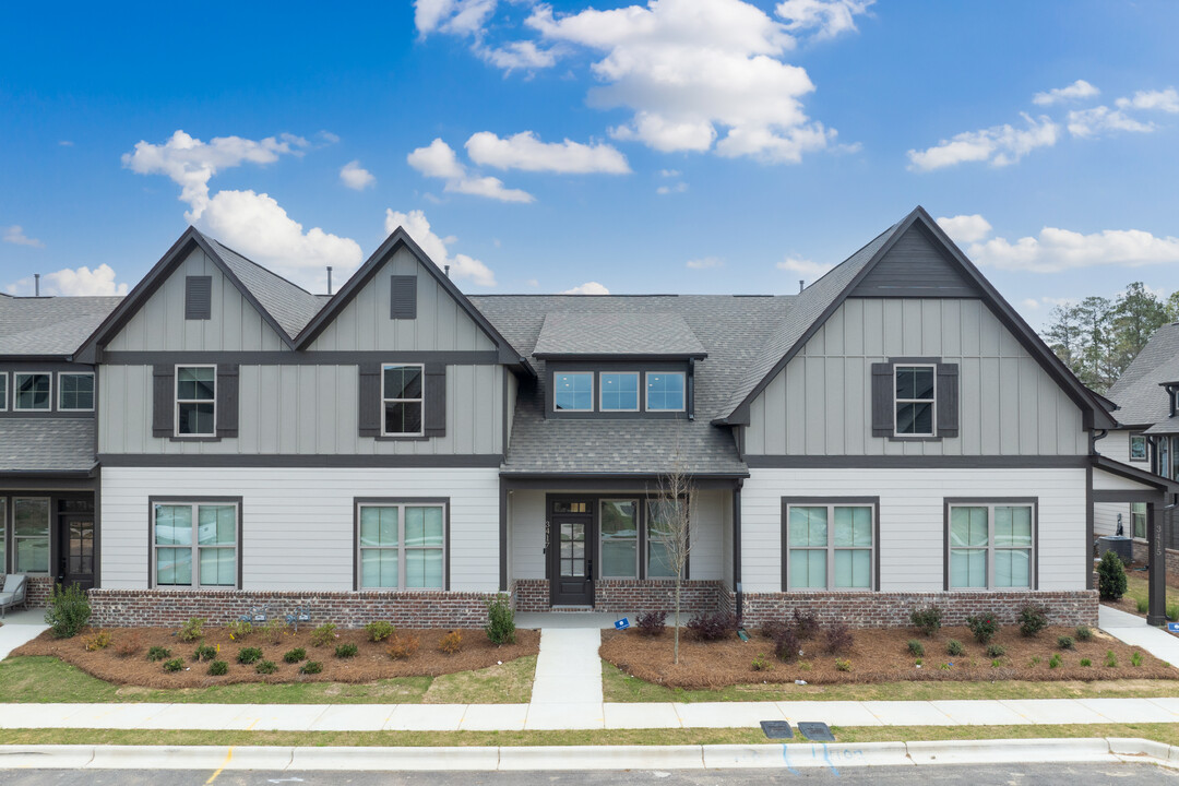 Feldspar Circle in Vestavia, AL - Building Photo