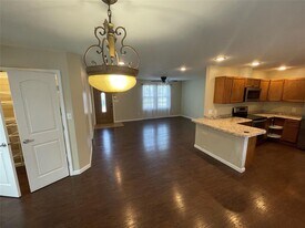 111 Hillview Ln in Burnet, TX - Building Photo