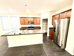 1916 Pomodoro Dr in Hilliard, OH - Building Photo - Building Photo