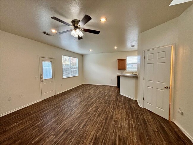 6914 Meador Ave in Austin, TX - Building Photo - Building Photo