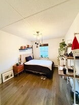 Furnished room/NOT APARTMENT in Brooklyn, NY - Building Photo