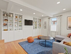 8 Webster St in Newton, MA - Building Photo - Building Photo