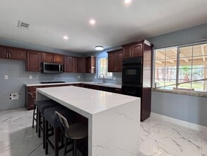 4422 E Bennett Dr in Las Vegas, NV - Building Photo - Building Photo
