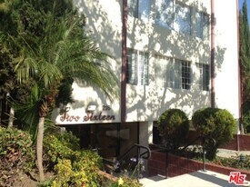216 Rexford Dr in Beverly Hills, CA - Building Photo