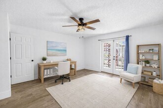 9613 Tara Cay Ct in Seminole, FL - Foto de edificio - Building Photo