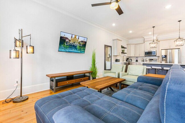 1218 Carondelet St in New Orleans, LA - Building Photo - Building Photo