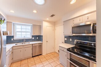 3407 Ambleside Dr in Austin, TX - Building Photo - Building Photo