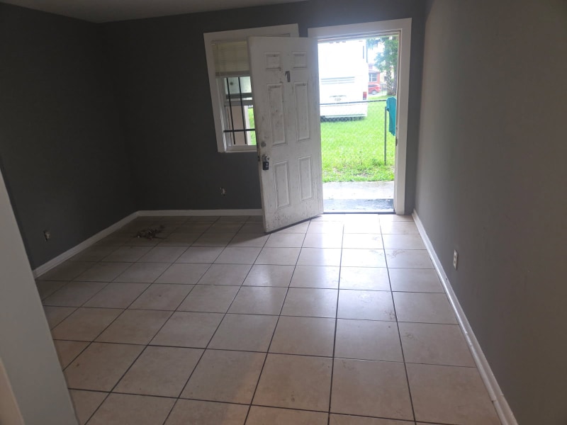 1277 W 27th St in Jacksonville, FL - Foto de edificio