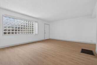 933 Alamitos Ave in Long Beach, CA - Building Photo - Building Photo