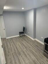 4330 W Lexington St, Unit First level in Chicago, IL - Building Photo - Building Photo