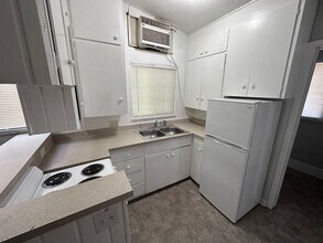 830 N Pershing Ave-Unit -834 N Pershing Ave in Wichita, KS - Building Photo - Building Photo