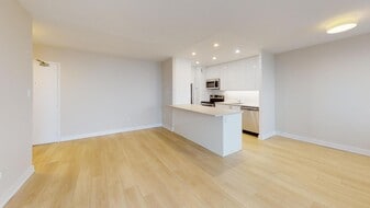 614 Lake in St Catharines, ON - Building Photo