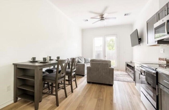 3231 Real St in Houston, TX - Building Photo - Building Photo