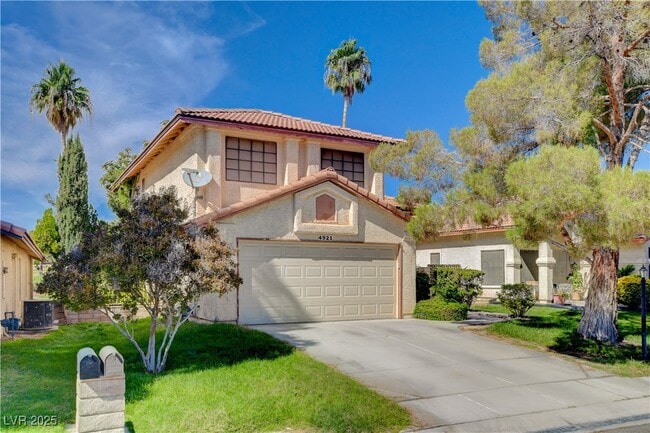 4921 Fiesta Lakes St