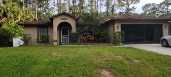 17351 Metcalf Ave in Port Charlotte, FL - Building Photo