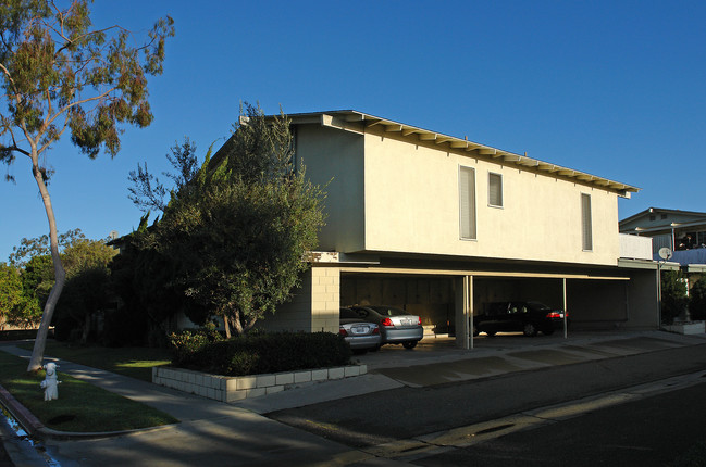 1082 Rutland Rd in Newport Beach, CA - Building Photo - Building Photo