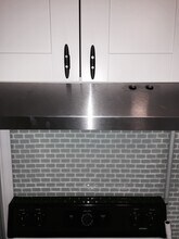 15 Carey St, Unit 2 in Newport, RI - Building Photo - Building Photo