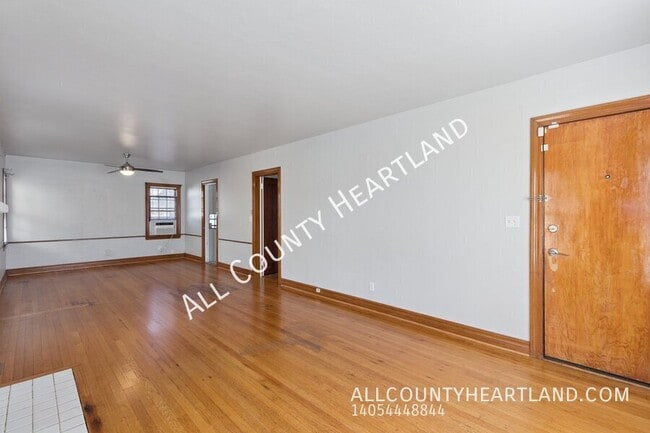 2433 Cashion Pl in Oklahoma City, OK - Building Photo - Building Photo