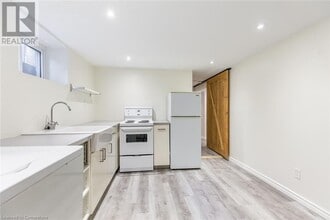 927 Teal Dr in Burlington, ON - Building Photo - Building Photo