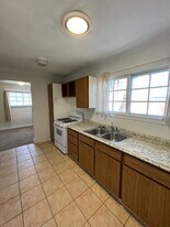 1529 Oak St in Paso Robles, CA - Building Photo