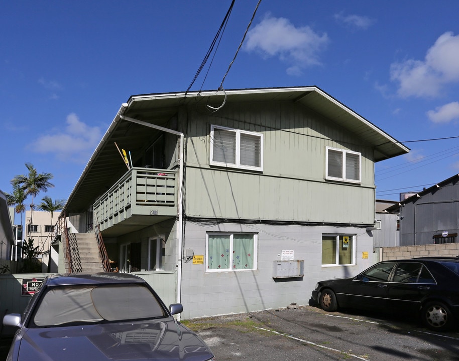913 Kawaiahao St in Honolulu, HI - Foto de edificio