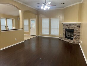 19530 Village Of Bridgestone Ln in Spring, TX - Foto de edificio - Building Photo