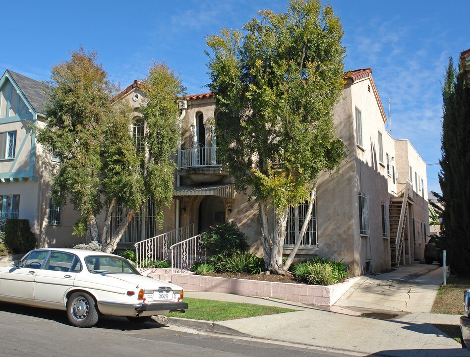 340 N Genesee Ave in Los Angeles, CA - Foto de edificio