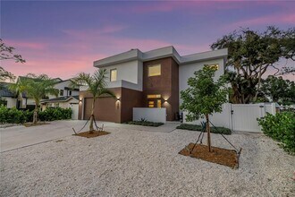 2065 Goldenrod St in Sarasota, FL - Building Photo - Building Photo