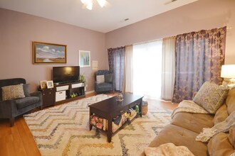 318 Sterling St, Unit E9 in West Boylston, MA - Building Photo - Building Photo