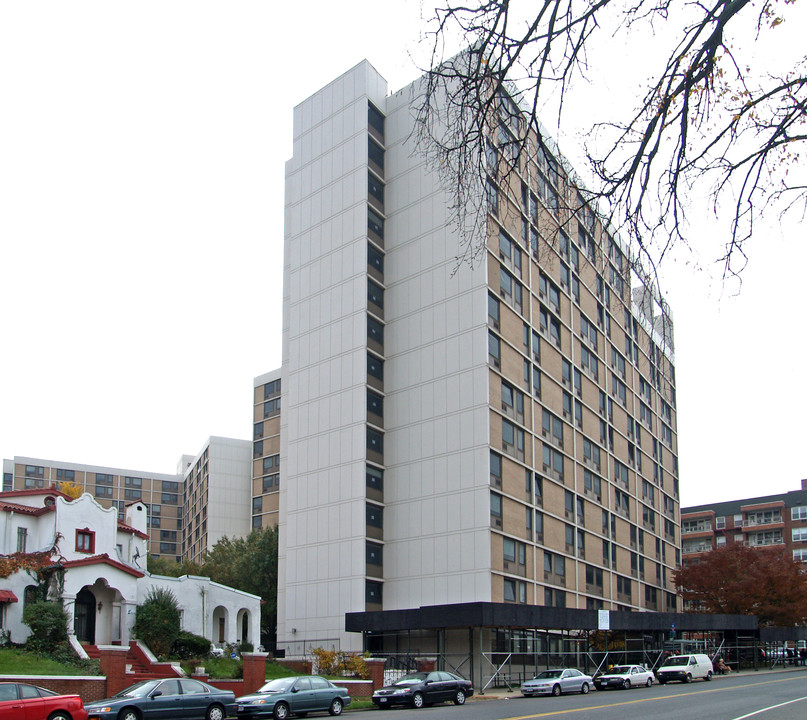 Shore Hill Apartments in Brooklyn, NY - Building Photo