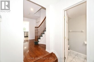 9 Angus Dr in Ottawa, ON - Building Photo - Building Photo