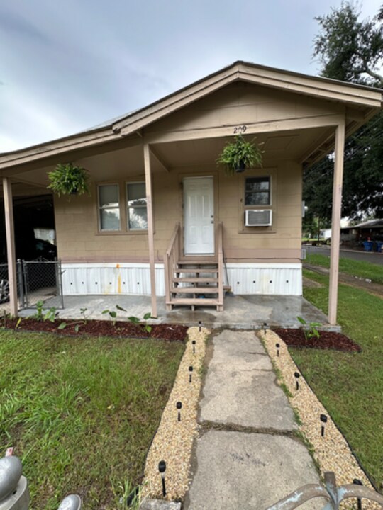209 G St in Duson, LA - Building Photo