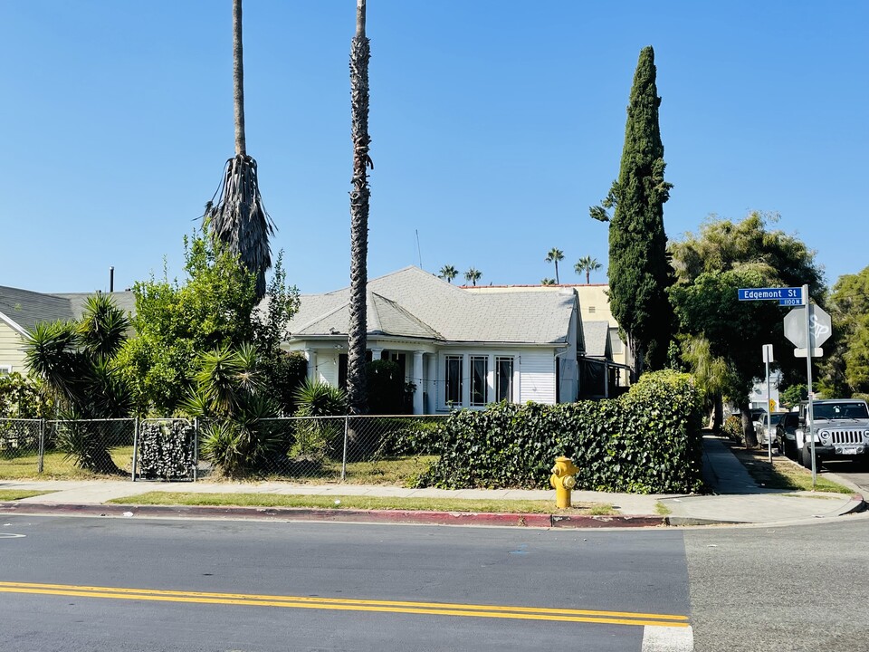 1185 N Edgemont St in Los Angeles, CA - Building Photo