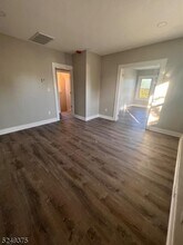 186 Old Rd-Unit -2 in Woodbridge Township, NJ - Building Photo - Building Photo