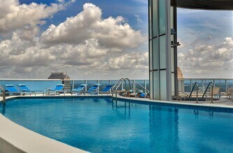 111 E Washington St in Orlando, FL - Building Photo - Building Photo