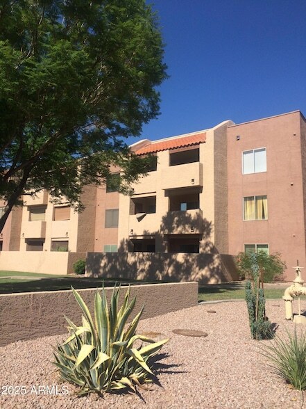 540 N May, Unit APT 1095 in Mesa, AZ - Building Photo - Building Photo