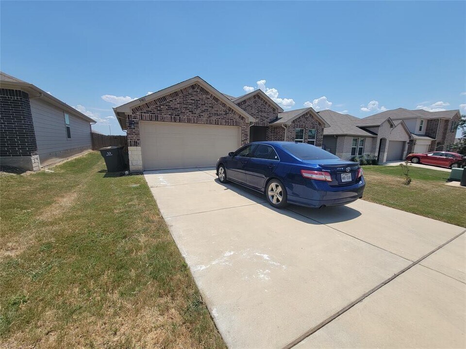 5901 Xene Dr in Austin, TX - Building Photo