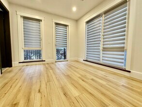 100 Mount Pleasant Ave, Unit 3 in Boston, MA - Foto de edificio - Building Photo