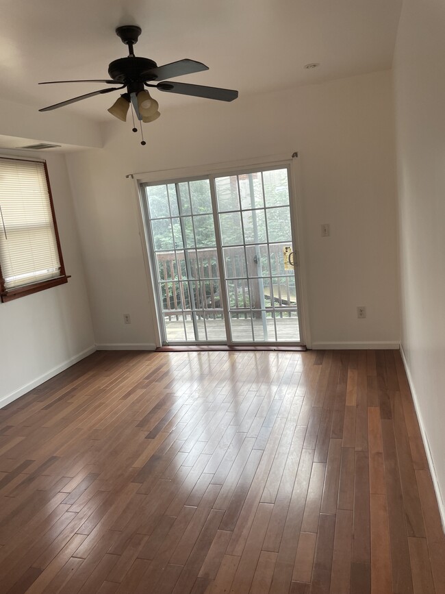 2541 Grays Ferry Ave, Unit 2