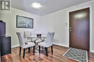 181 Village Green Square in Toronto, ON - Building Photo - Building Photo