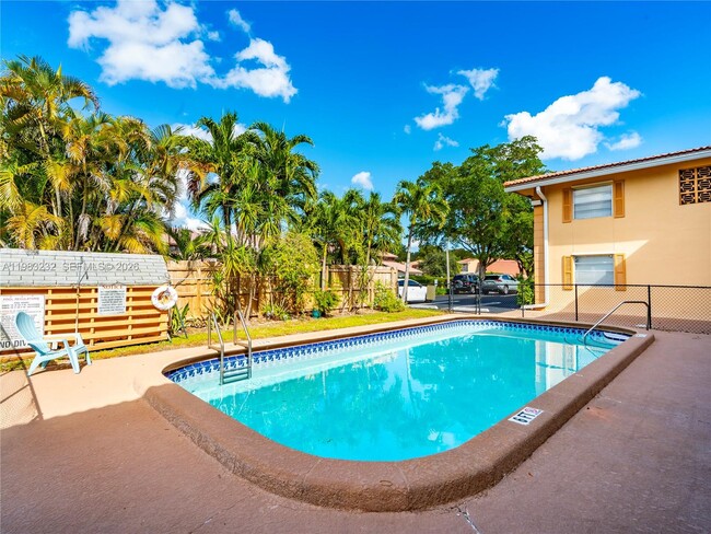 8704 NW 35th St in Coral Springs, FL - Foto de edificio - Building Photo