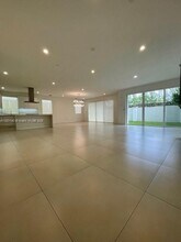 7515 NW 97th Ct in Doral, FL - Building Photo - Building Photo
