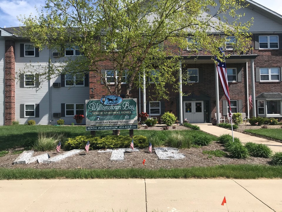 Williamstown Bay Senior, 55+ Apartments in Cudahy, WI - Building Photo